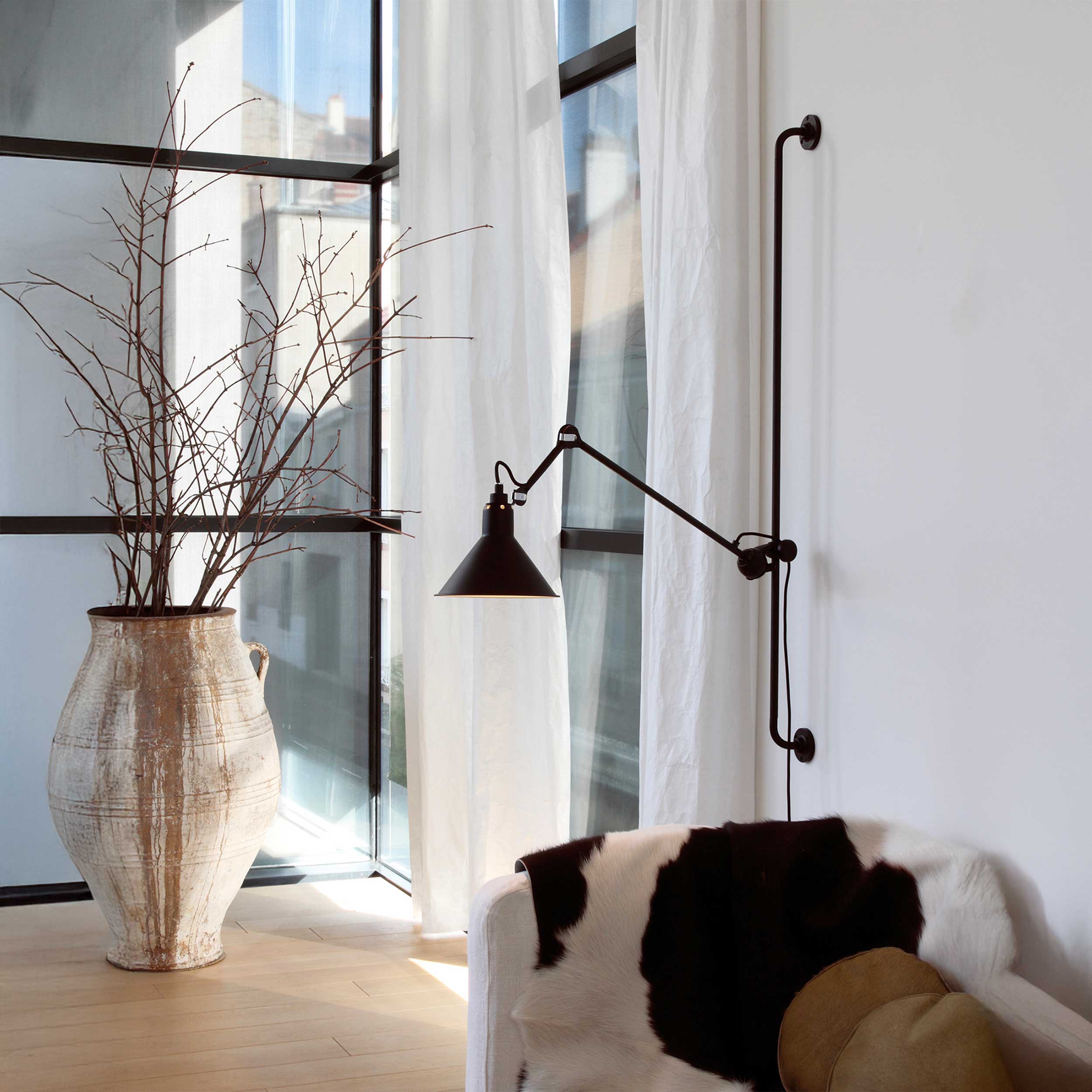 DCW éditions Lampe Gras N°214 E14 csúszó fali lámpa