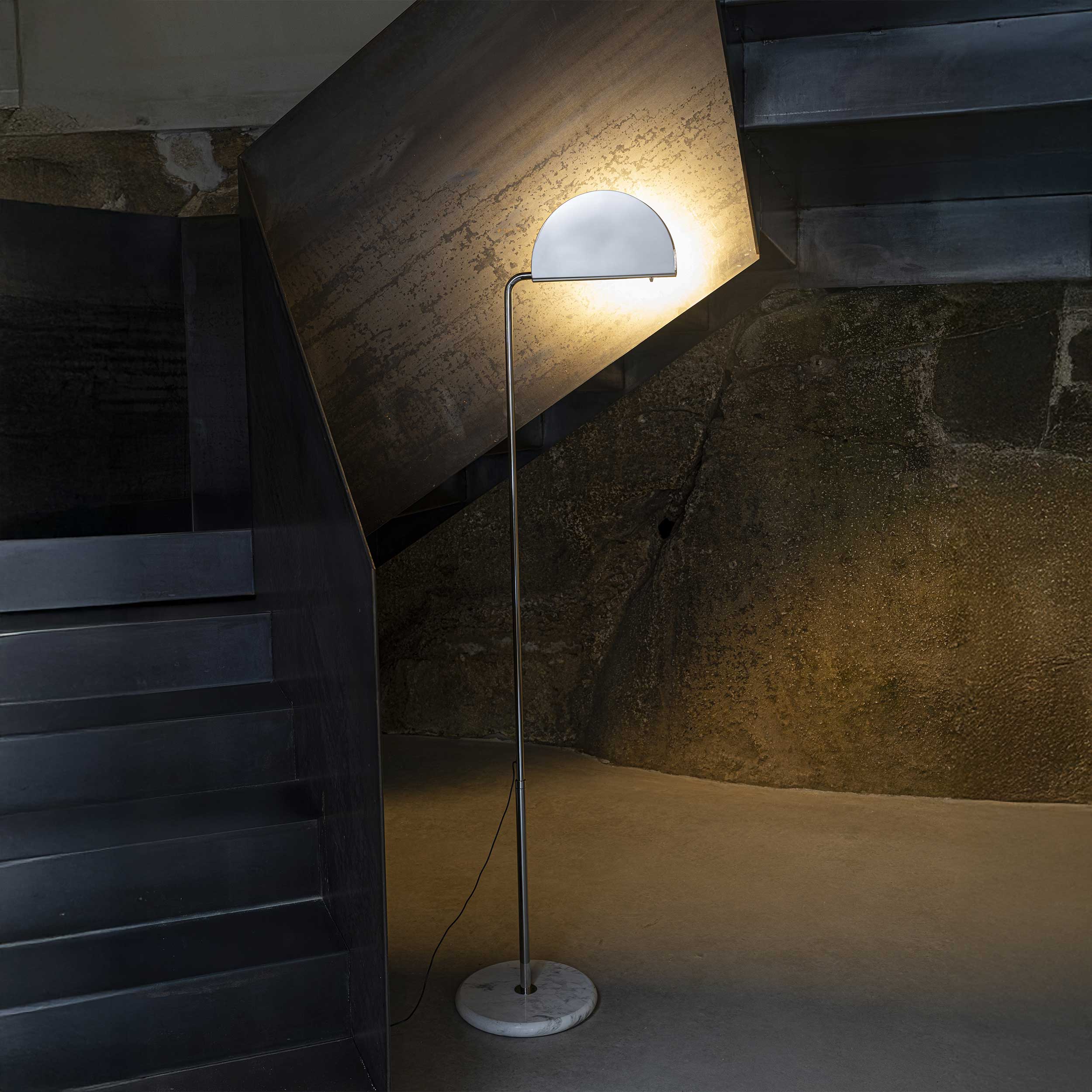 DCW éditions Mezzaluna LED állólámpa