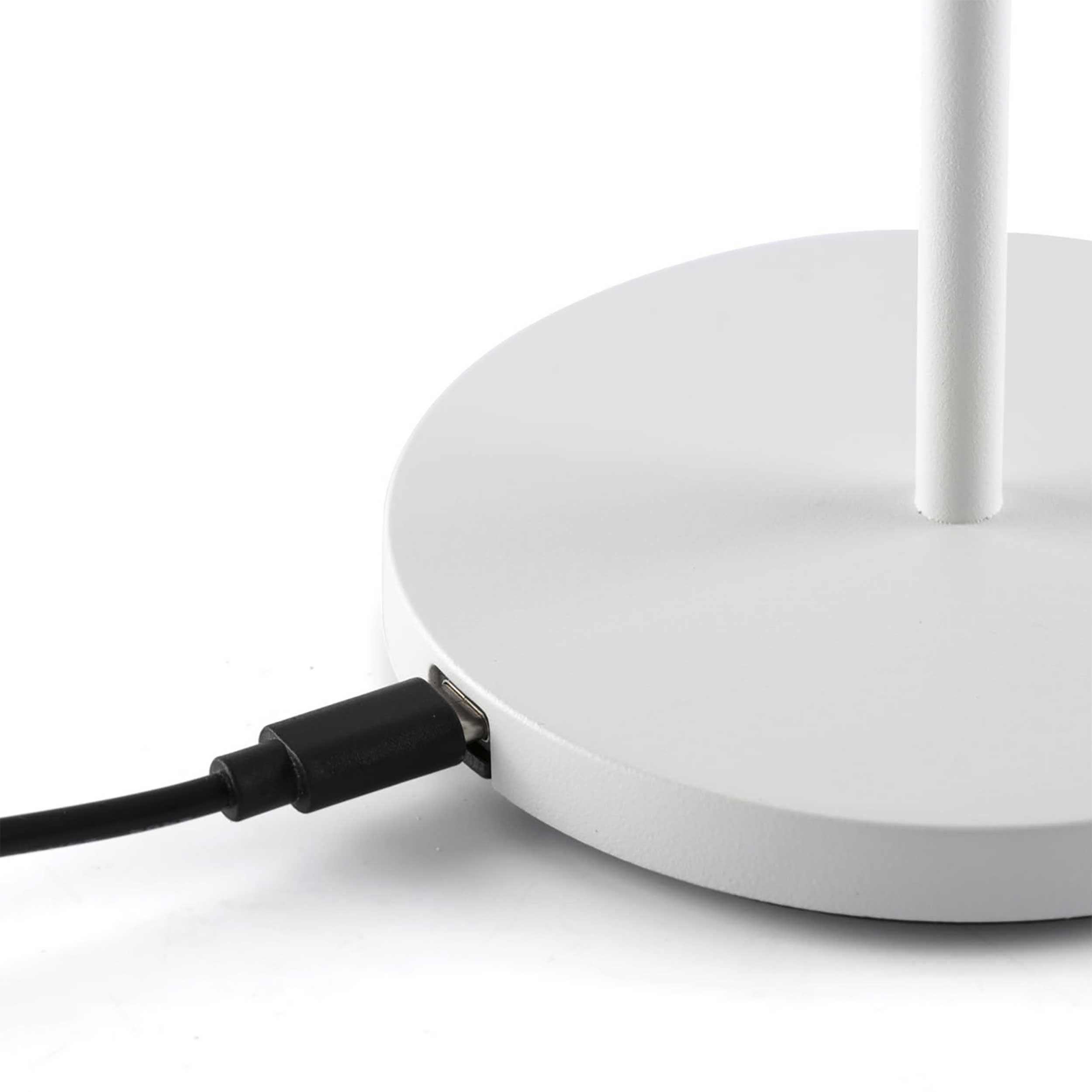 Faro Mavis hordozható asztali lámpa IP54