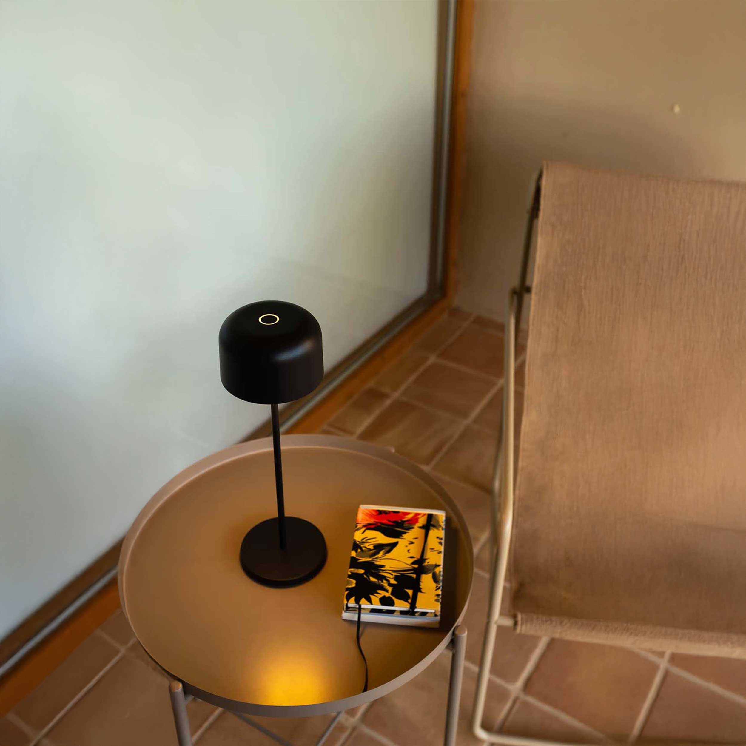 Faro Mavis hordozható asztali lámpa IP54