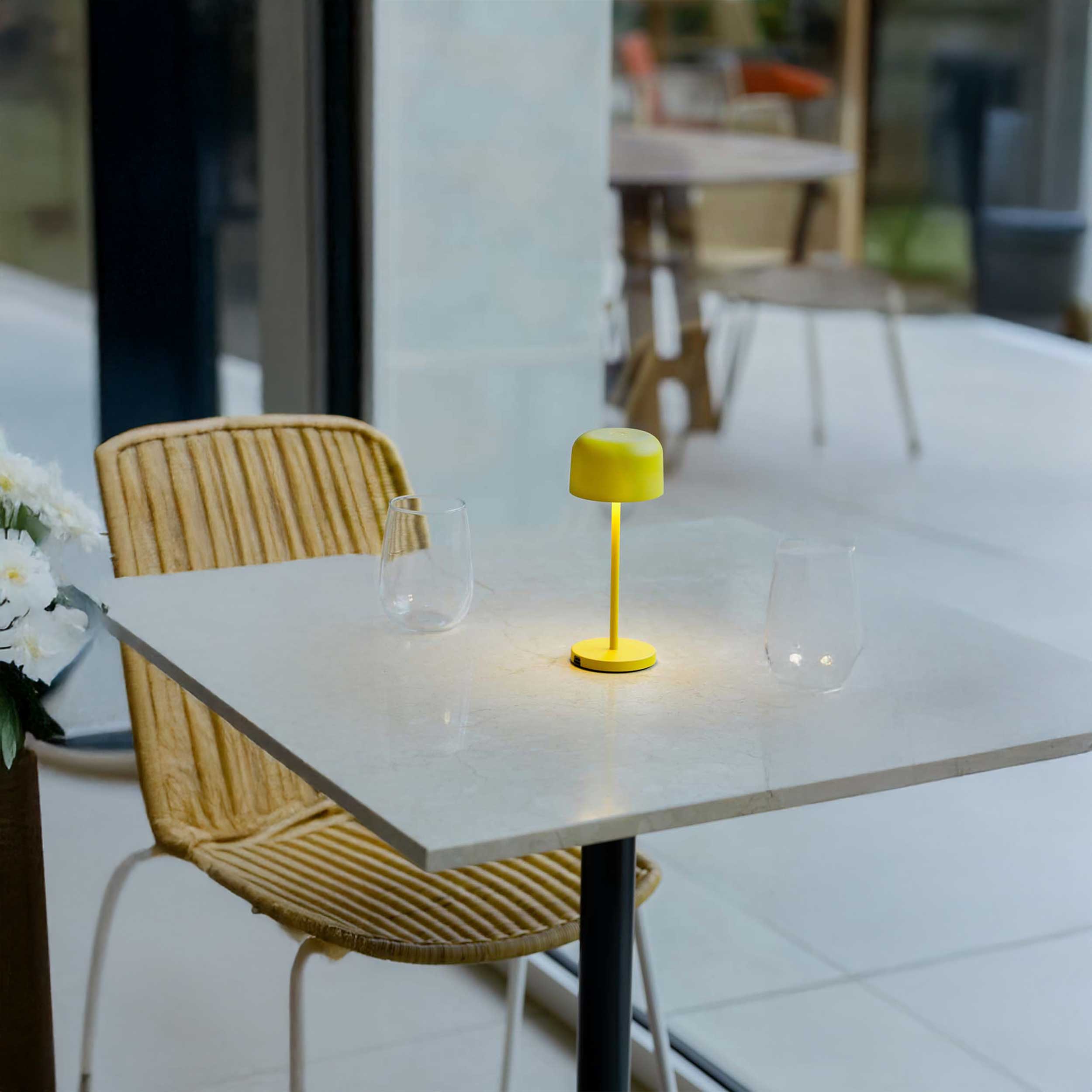 Faro Mavis hordozható asztali lámpa IP54