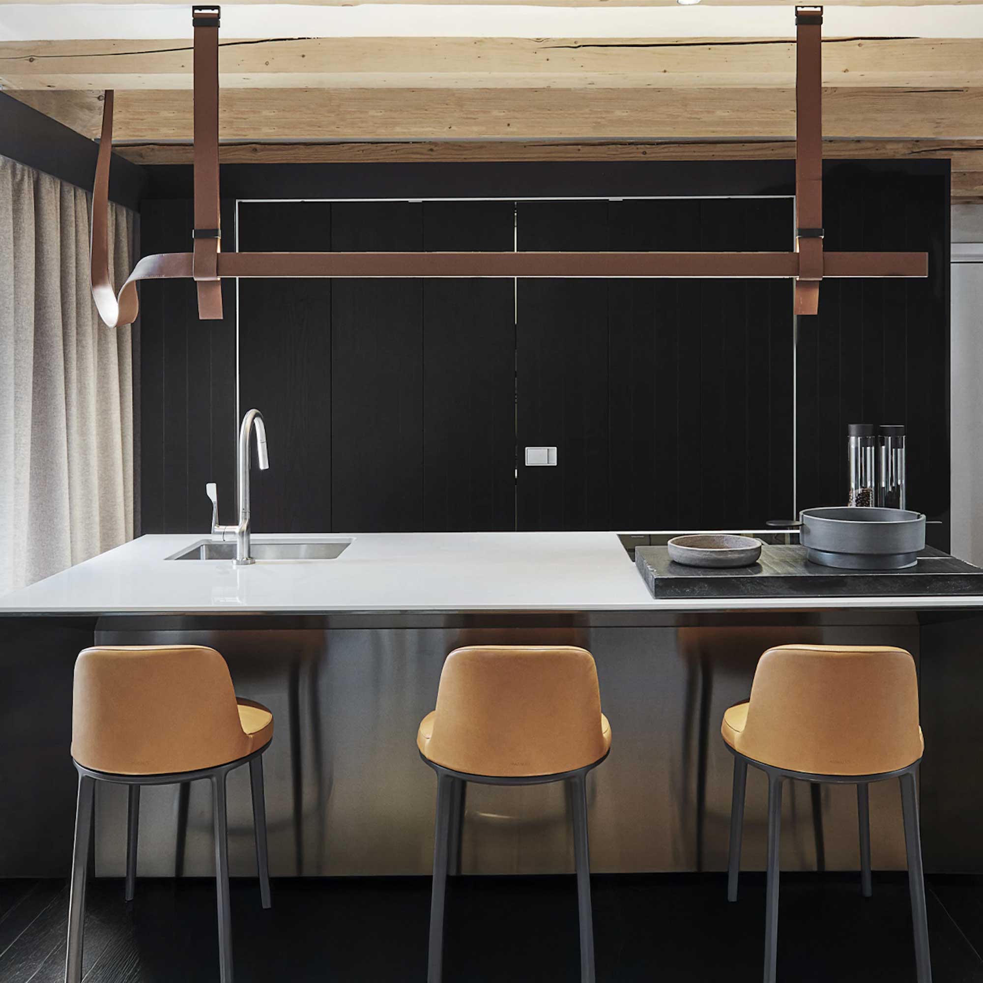 Flos Belt LED závěsné kožené svítidlo