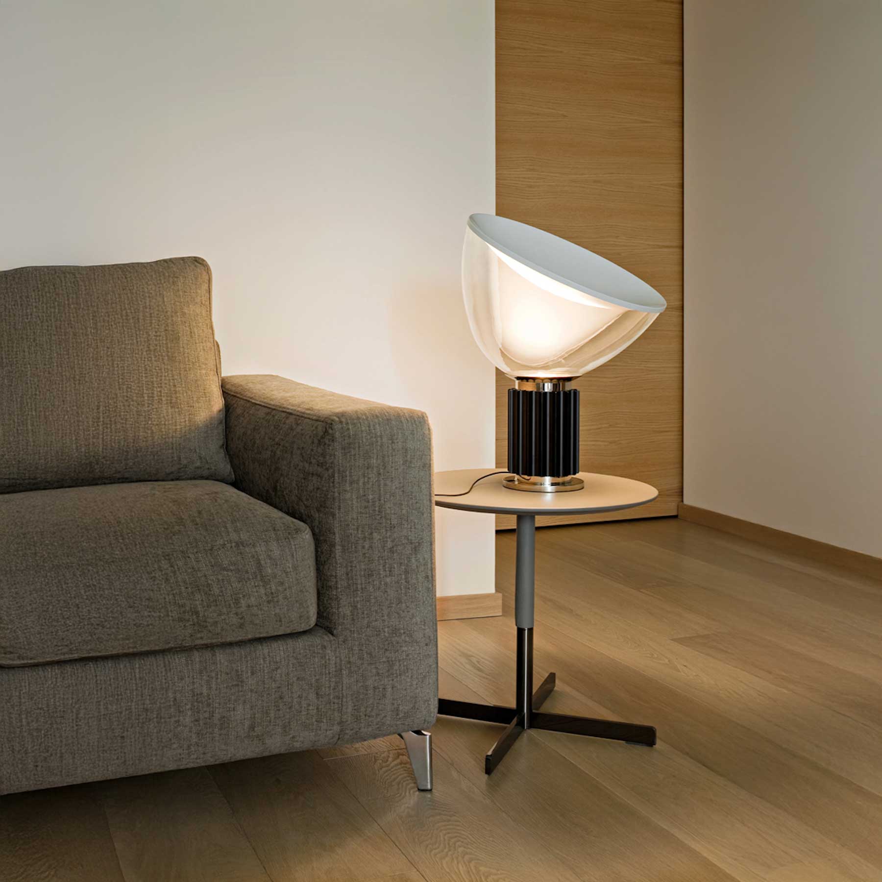 Flos Taccia LED ikonická stolní lampa