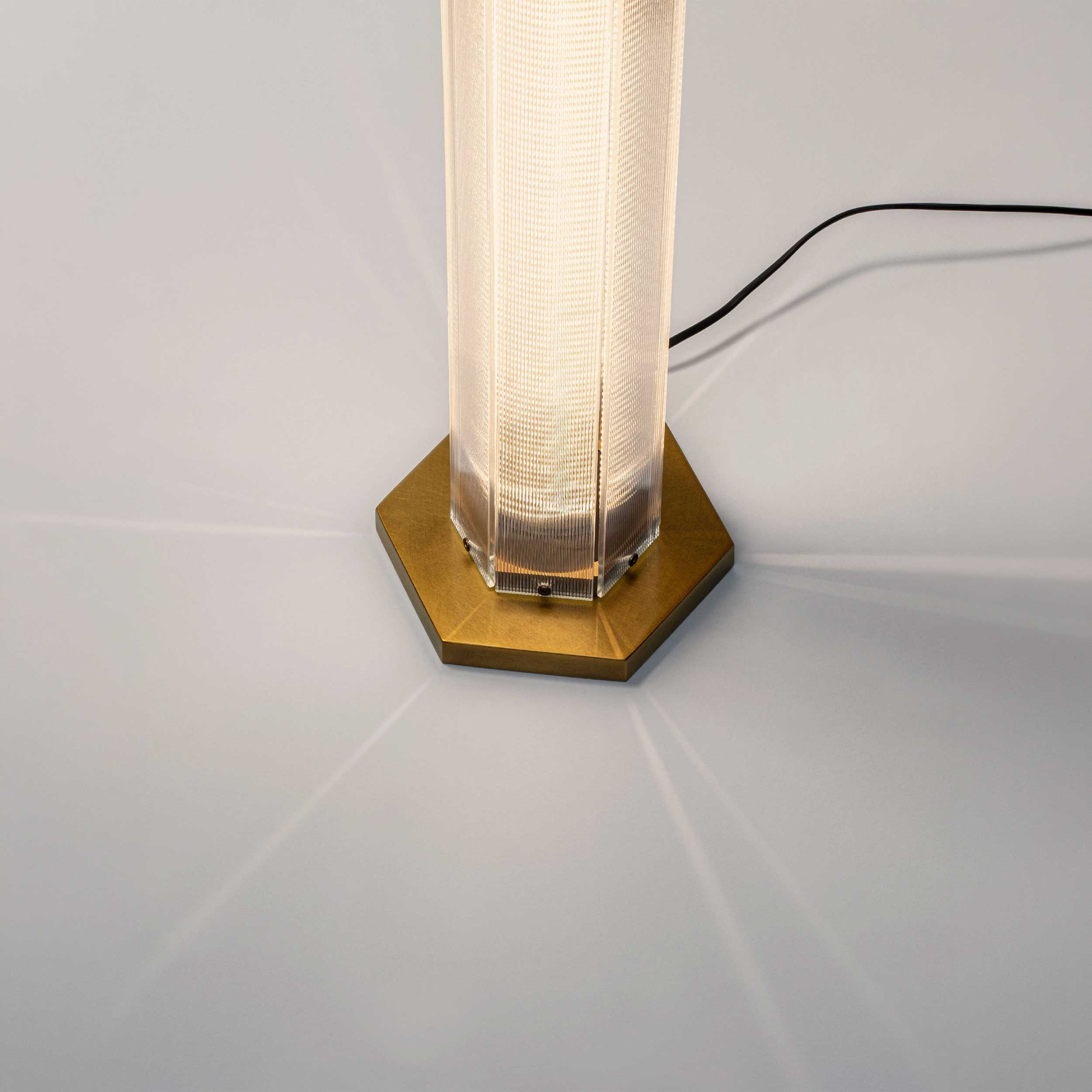 Nova Luce Essenzo LED asztali lámpa
