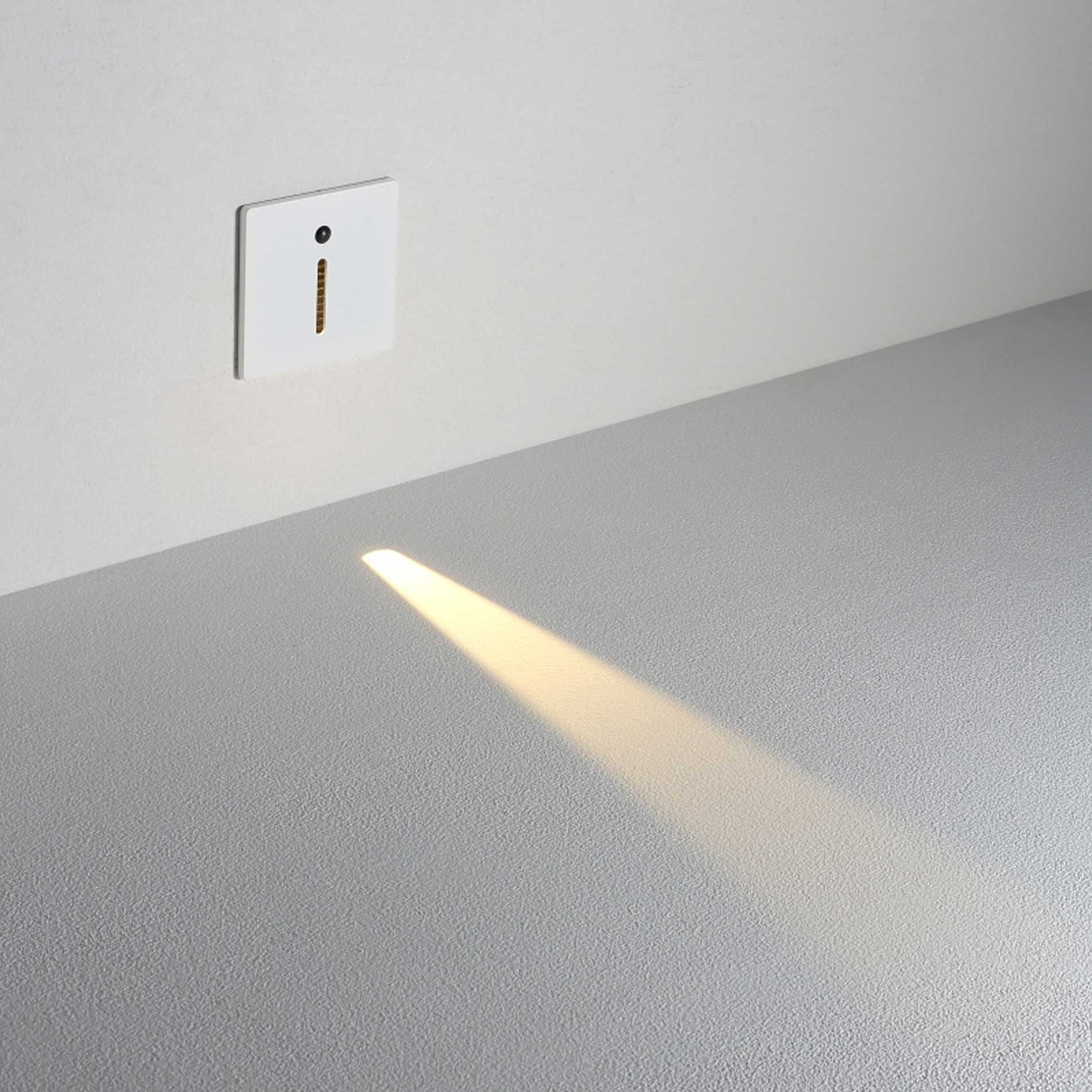 Ascend LED schodišťové zápustné svítidlo s pohybovým senzorem