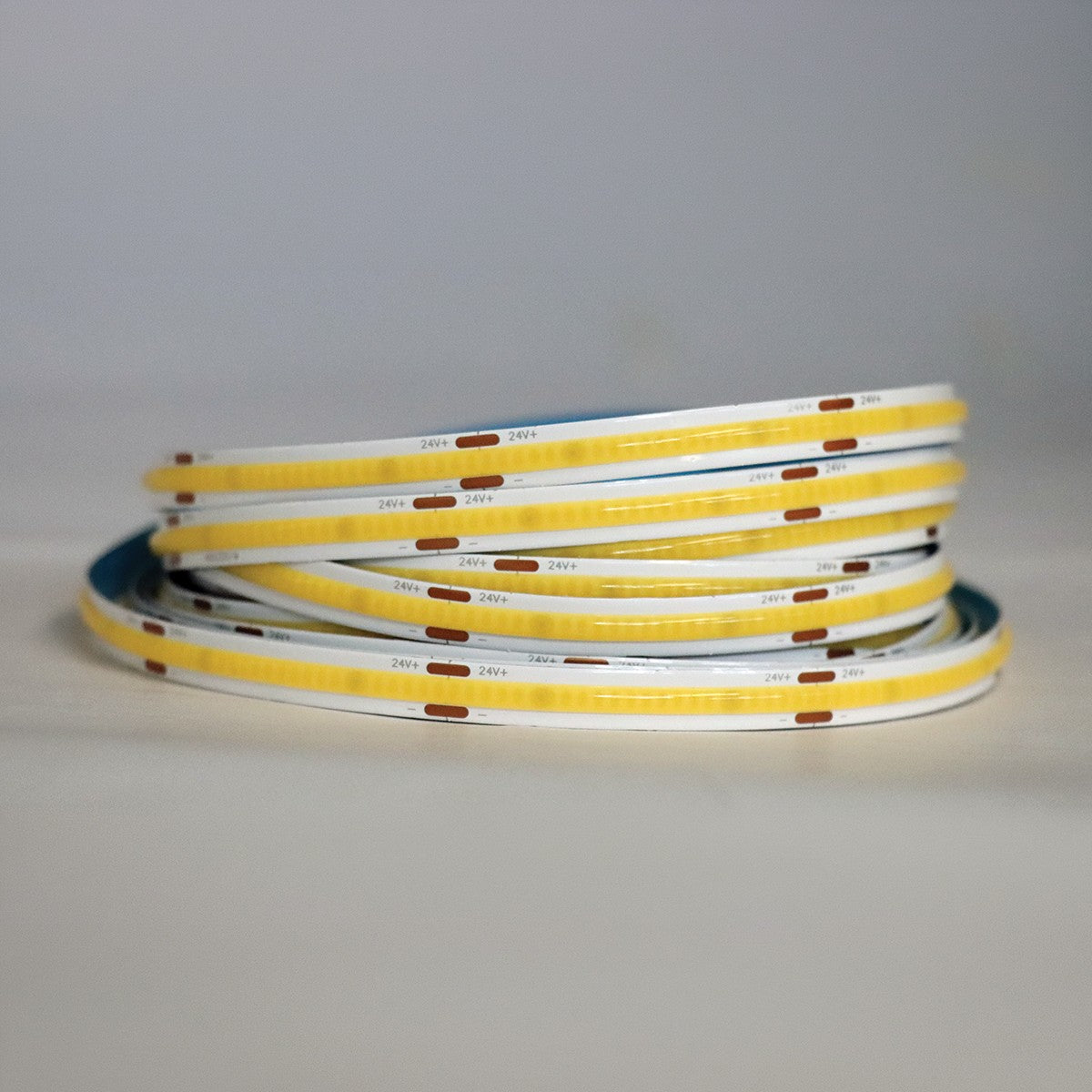 LED COB szalag 24 V, CRI 90, IP65, 3000 K, szabályozható (5 m)