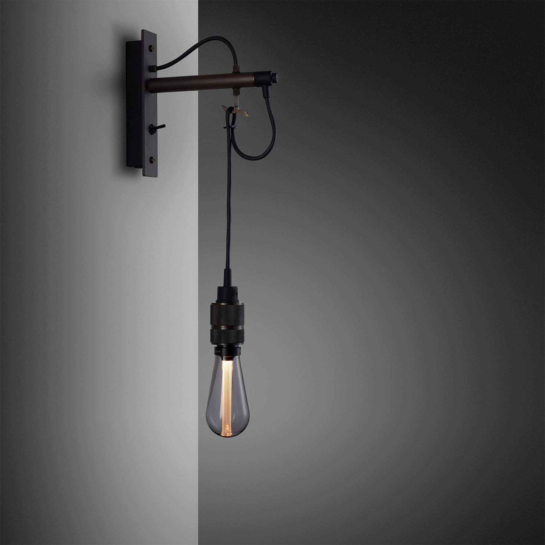 Buster & Punch E27 HOOKED nástěnné grafitové svítidlo