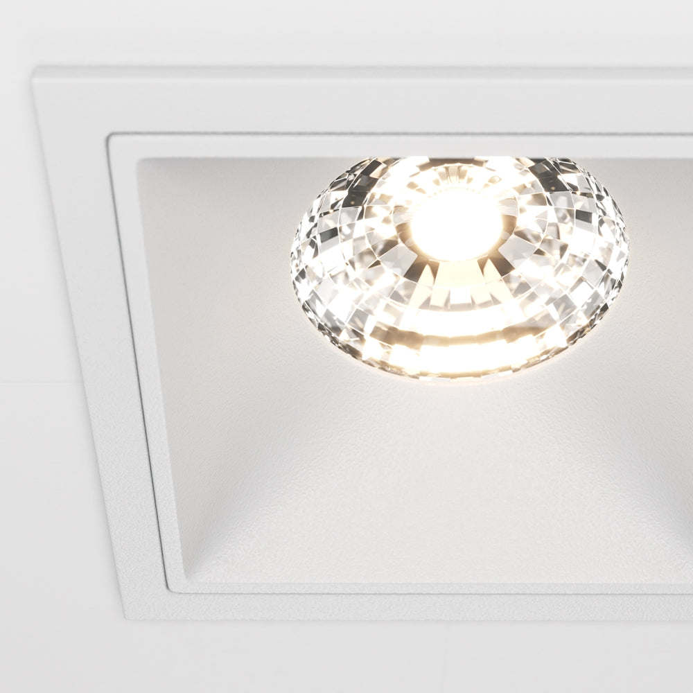 Maytoni Alfa LED 15W 36° süllyesztett négyzet alakú lámpa, fehér