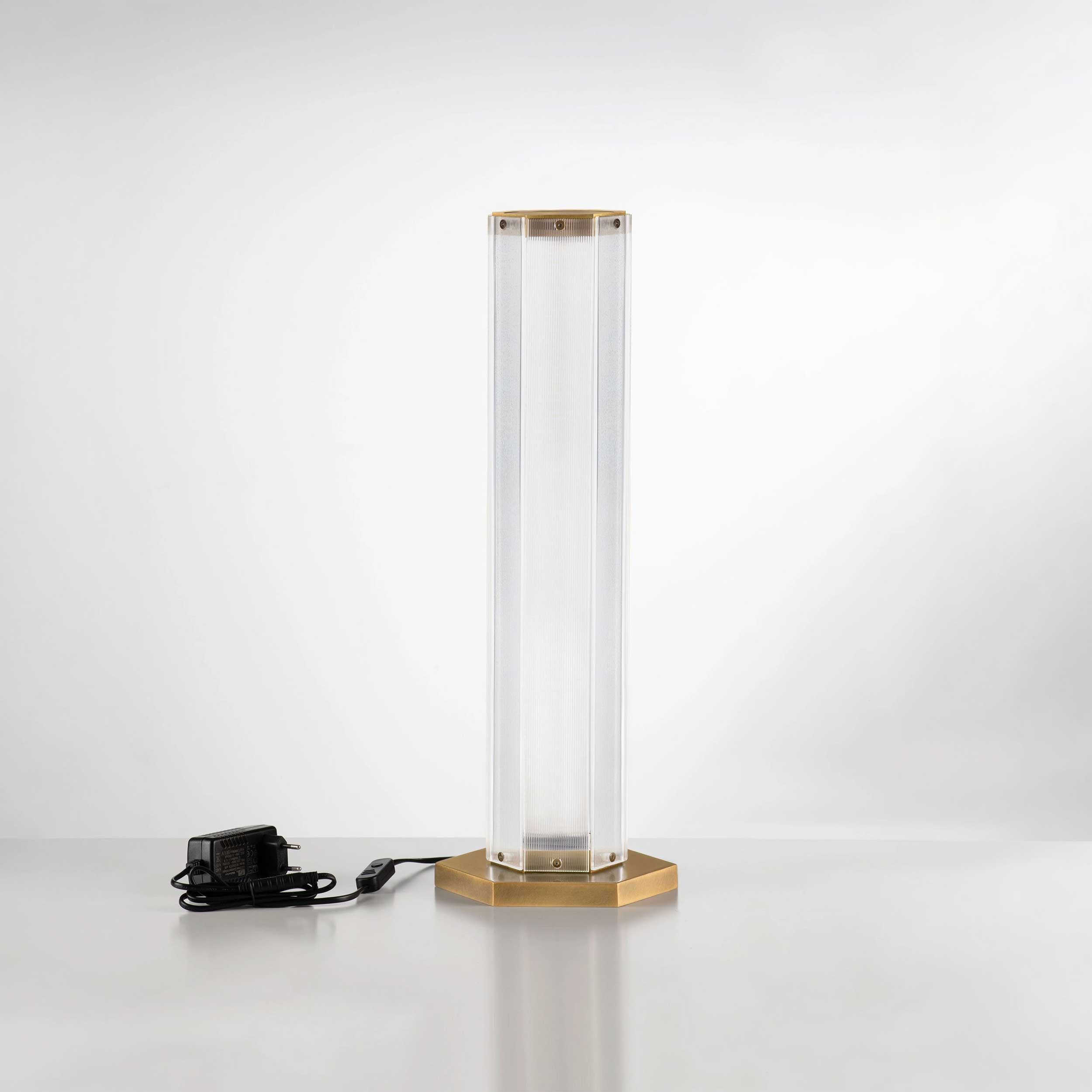 Nova Luce Essenzo LED asztali lámpa