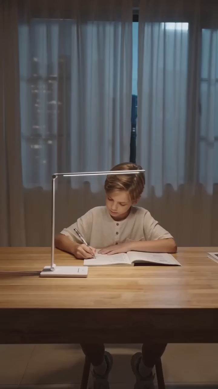 Videó betöltése: Nia Square LED