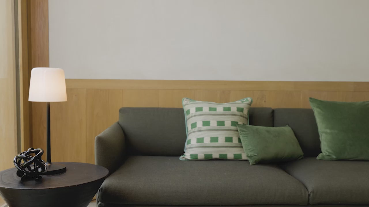 Videó betöltése: Astro Ella